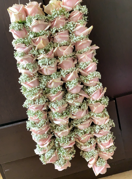 GL33 Blush Pink Roses With Gypsophilia Garlands